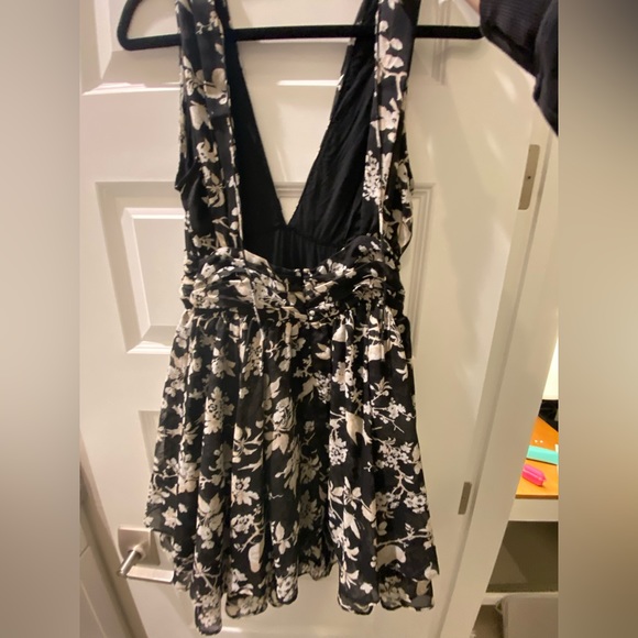 Abercrombie black and white floral dress small tall - Picture 3 of 6